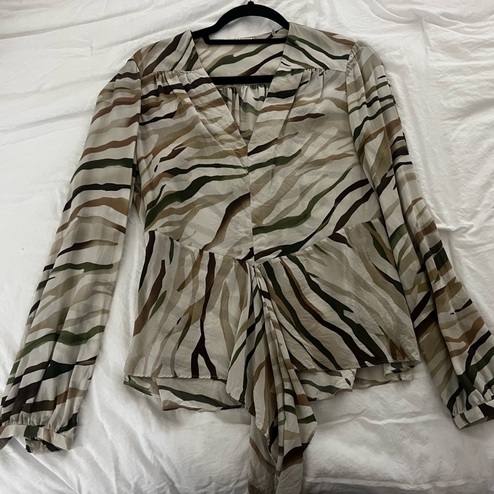 Elie Tahari blouse- small